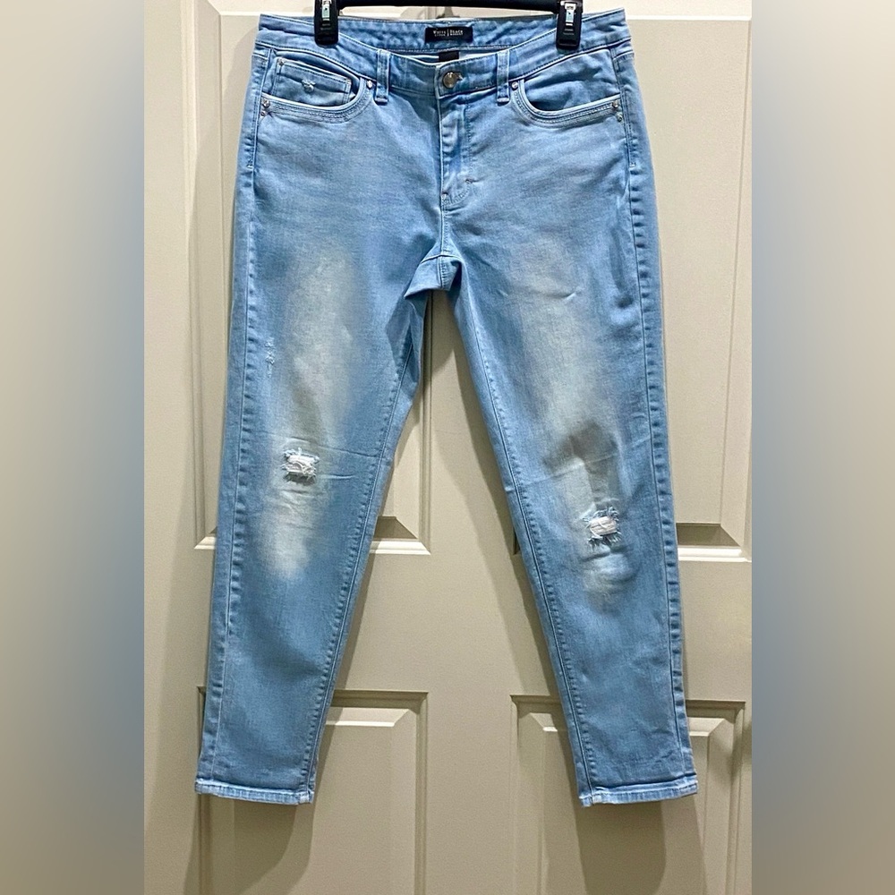 White House Black Market Girlfriend 8 Designer Chic Distressed Denim Blue Jeans